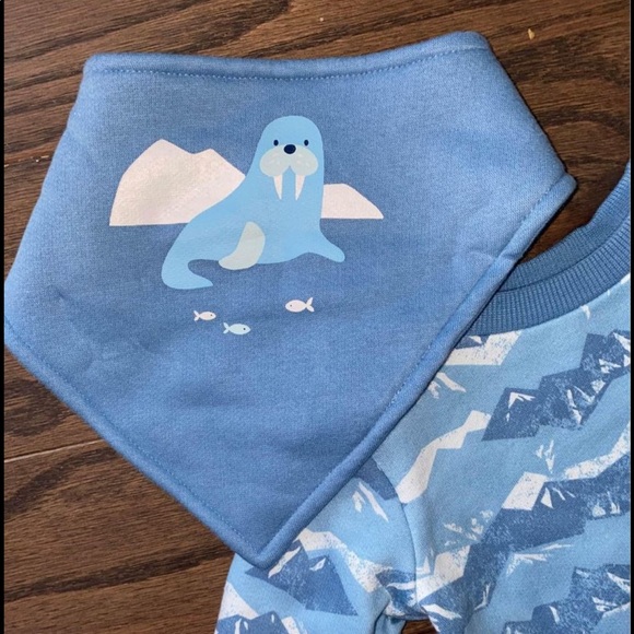 NEW 3-6 months 3 piece set sweatshirt sweatpants  bib blue walrus baby boy - Picture 3 of 5